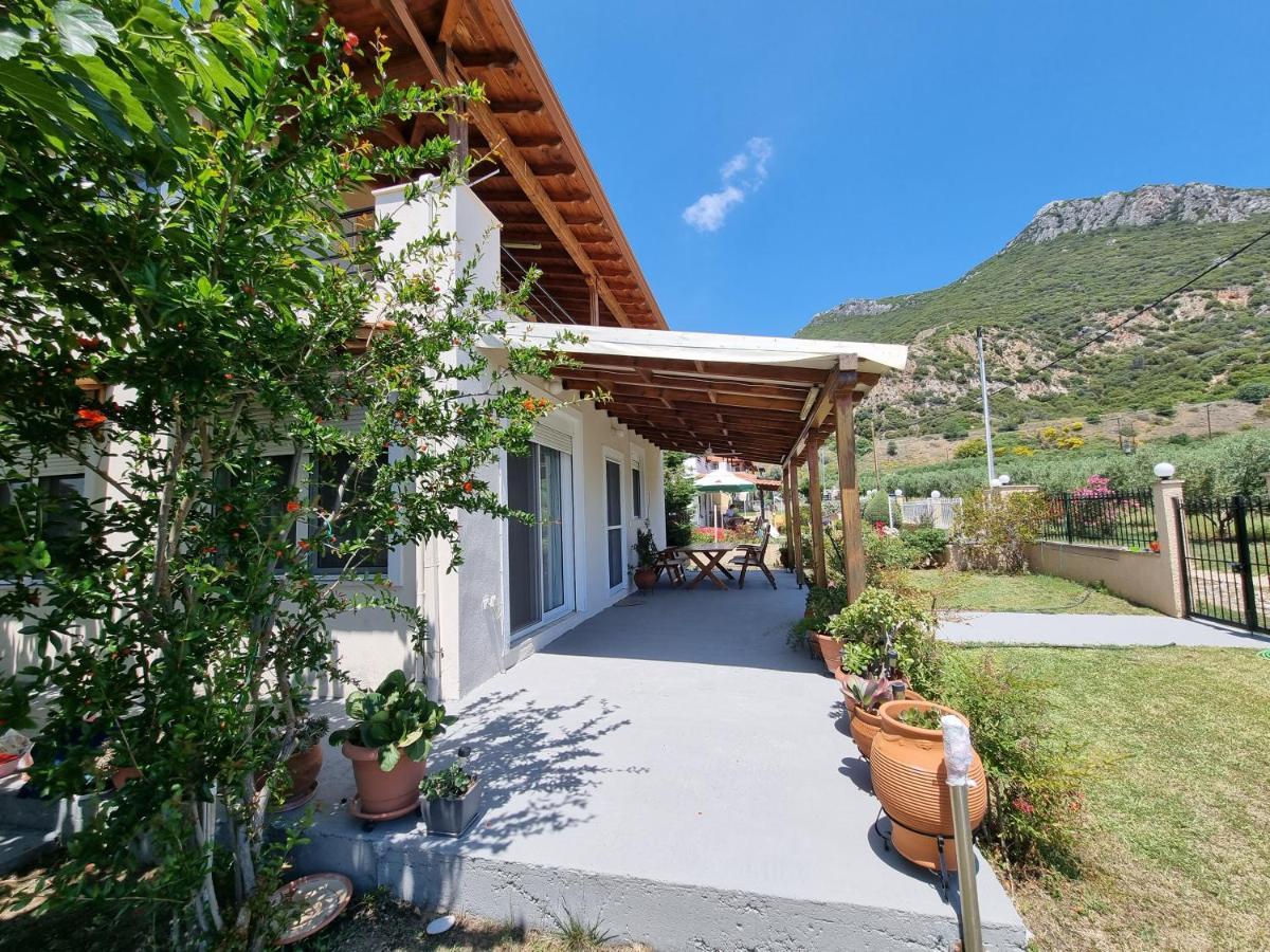 Smaragda Sea View Holiday home Kariani